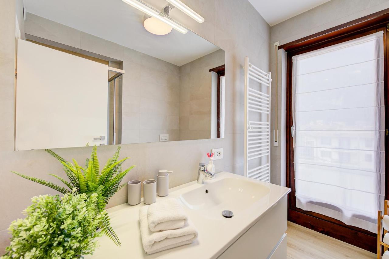Balcone Sui Tigli Few Min From The Lake - Happy Rentals Riva del Garda Ngoại thất bức ảnh